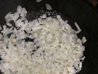 Perlo grūdų garnyras su svogūnais ir morkomis Žingsnis 3