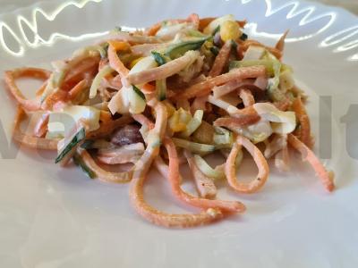 Sotūs salotas su pupelėmis pagrindine nuotrauka