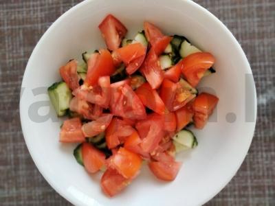 Daržovių salotas su slyvų padažu Žingsnis 1