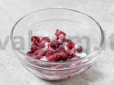 Uogienė „Vyšnios šokolade“ Žingsnis 1