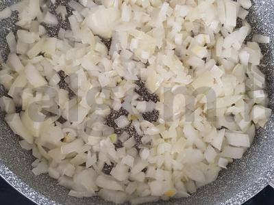 Kibinai su bulvėmis ir keptu svogūnu Žingsnis 2