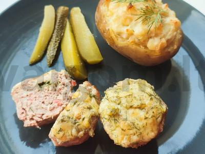 Mėsos keksiukai su bekonu pagrindine nuotrauka