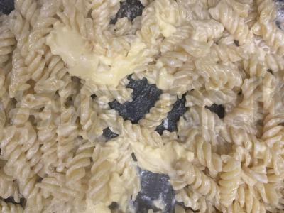 Makaronai su lydytu sūriu ir grietinėle Žingsnis 4