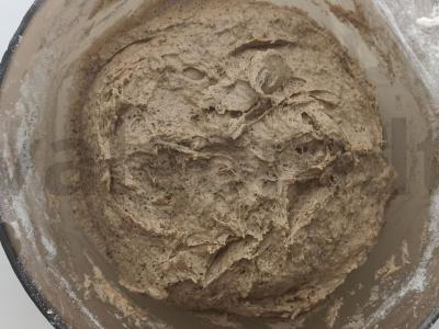 Kvietinė-rašinė duona ant rašinės raugos Žingsnis 10