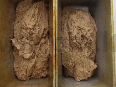 Kvietinė-rašinė duona ant rašinės raugos Žingsnis 12