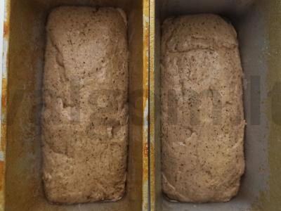 Kvietinė-rašinė duona ant rašinės raugos Žingsnis 13