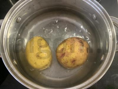 Bulvės su dešra ir sūriu Žingsnis 1