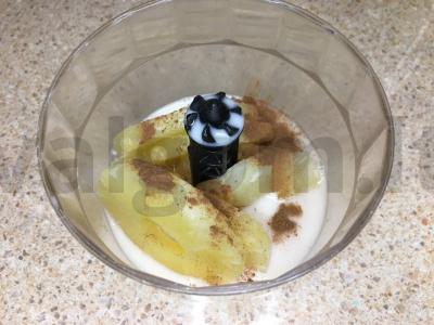 Ananasų kokteilis su migdolų pienu Žingsnis 1