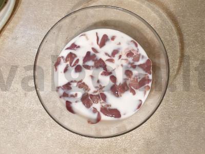 Švelni kepenėlė grietinėlės padaže Žingsnis 1