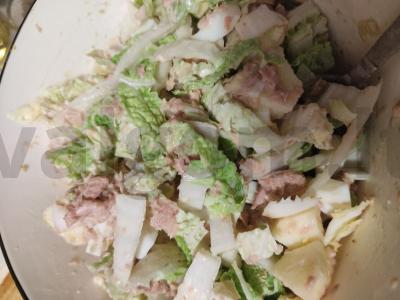 Salotos su kopūstais ir tunu pagrindine nuotrauka