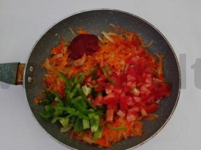 Raudonas barštis vištienos sultinyje su grietine Žingsnis 3