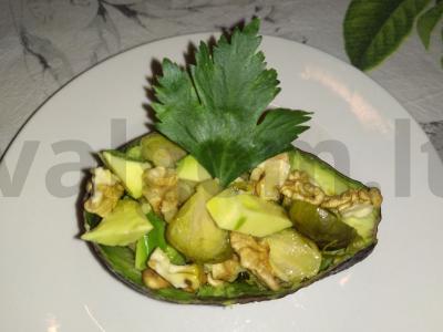 Avokado užkandis su Briuselio kopūstais pagrindine nuotrauka