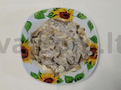 Velnio grybeliai, kepti grietinės padaže pagrindine nuotrauka