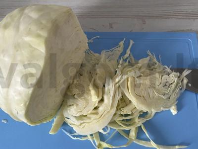 Vitaminų salotas su daržovėmis ir žolelėmis Žingsnis 1