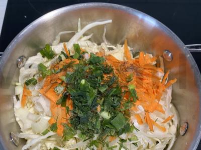 Vitaminų salotas su daržovėmis ir žolelėmis Žingsnis 7