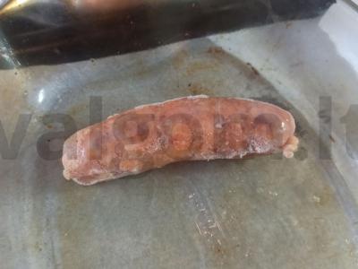 Salotos su korėjietiška morkyte ir dešrelėmis Žingsnis 1