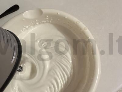 Torto dekoravimas naminiu zefyru Žingsnis 3