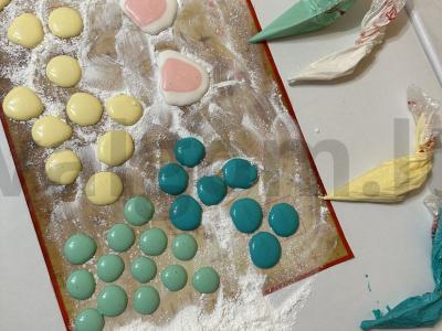 Torto dekoravimas naminiu zefyru Žingsnis 7