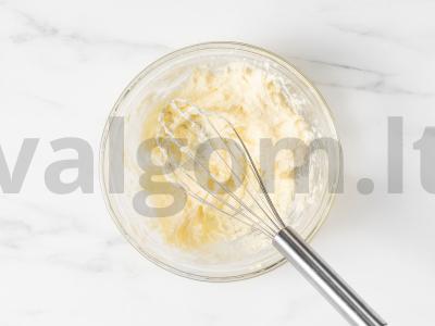 Slyvų pyragas „Niujorkas“ Žingsnis 2