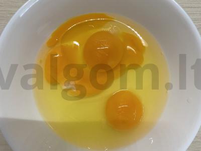 Omletas su tom-yam makaronais pusryčiams Žingsnis 1