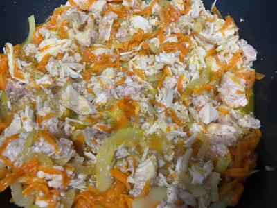 Makaronai su morkomis ir troškinta mėsa Žingsnis 3