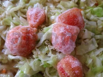 Troškinta kopūstai su pomidorų tyrė Žingsnis 3