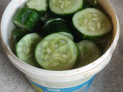 Lengvi marinuoti agurkai Žingsnis 4