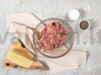 Paprasti kotletai iš faršo ir sūrio keptuvėje Žingsnis 1