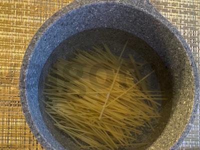 Spagečiai su daržovėmis ir dešrelėmis Žingsnis 2