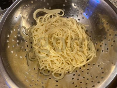 Spagečiai su daržovėmis ir dešrelėmis Žingsnis 5