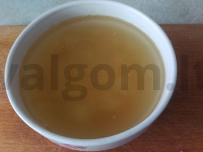 Žirnių sriuba su kiaulienos šonkauliais pagrindine nuotrauka