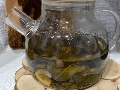 Gaivus žaliasis arbata su apelsinu ir erškėtuogėmis pagrindine nuotrauka