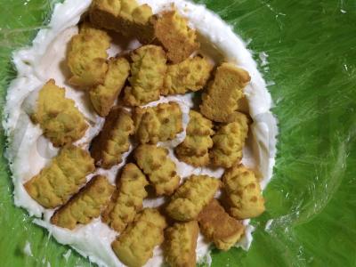 Grietinėlės tortas iš sausainių su bananais Žingsnis 3