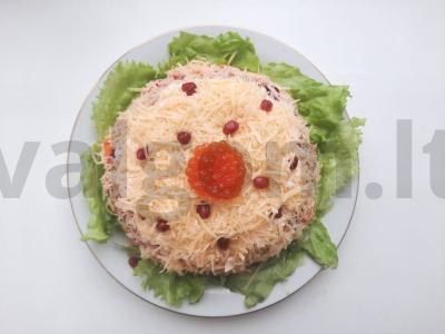 Sluoksniuotas salotas iš kalakutienos su granatu pagrindine nuotrauka