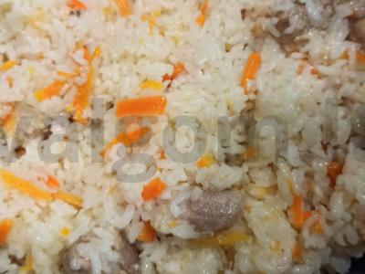 Plovas su aviena lėtoje viryklėje pagrindine nuotrauka