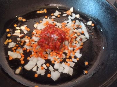 Raudona lęša troškinta su migdolais Žingsnis 4