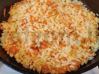 Ryžių apkepas su morkomis ir prieskoniais Žingsnis 6