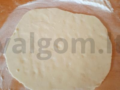 Beigluteninės plokštelės su sūriu ir žolelėmis Žingsnis 6