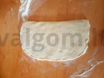 Beigluteninės plokštelės su sūriu ir žolelėmis Žingsnis 8