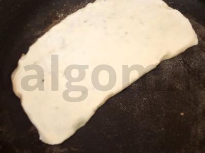 Beigluteninės plokštelės su sūriu ir žolelėmis Žingsnis 9