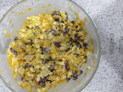 Salotas „Obžorka“ su pupelėmis ir vištienos krūtinėle Žingsnis 4