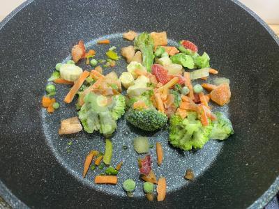 Funchosa su daržovių mišiniu ir sojų padažu Žingsnis 3