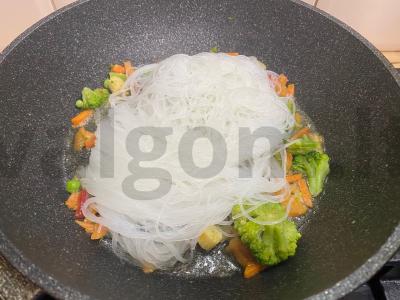 Funchosa su daržovių mišiniu ir sojų padažu Žingsnis 5