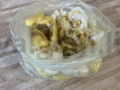 Kiaulienos kotletas su bulvių skiltelėmis Žingsnis 3