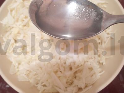 Šviežių daržovių salotas su kopūstais Žingsnis 4