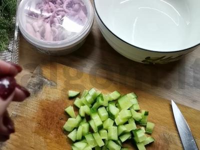 Salotas „Aštuonkojis“ su agurkais Žingsnis 1