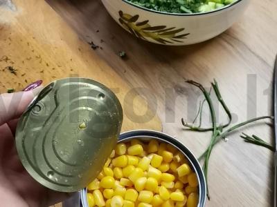 Salotas „Aštuonkojis“ su agurkais Žingsnis 3