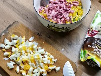 Salotas „Aštuonkojis“ su agurkais Žingsnis 5