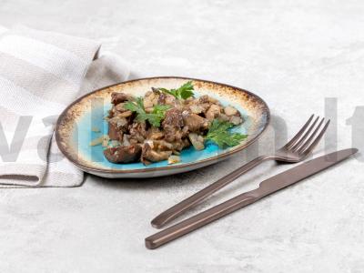 Sviestinės grybai keptuvėje pagrindine nuotrauka