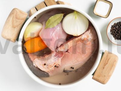 Šaltiena iš kalakutienos filė su jautienos liežuviu Žingsnis 1